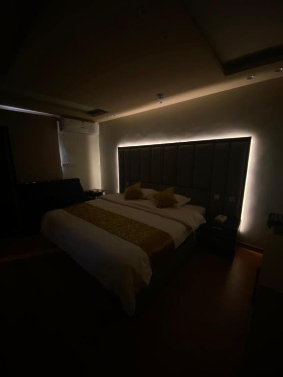 فندق ادوماتو Adomato Hotel Dawmat al-Jandal Esterno foto