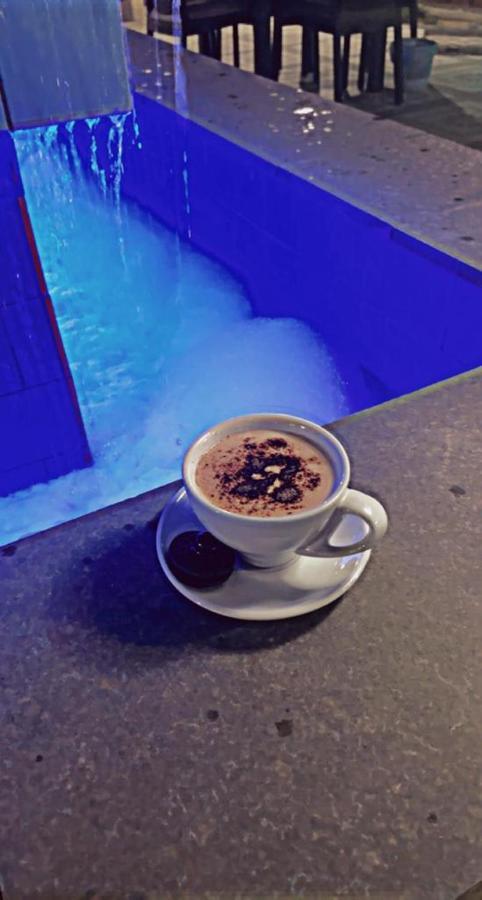 فندق ادوماتو Adomato Hotel Dawmat al-Jandal Esterno foto