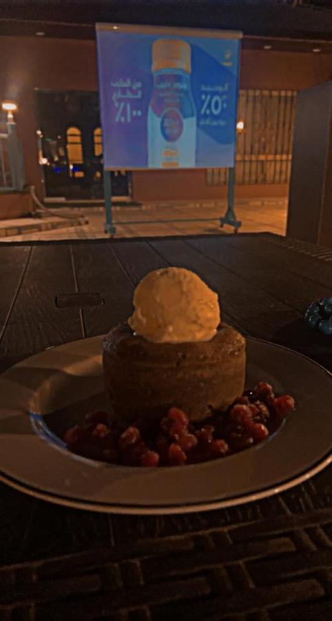 فندق ادوماتو Adomato Hotel Dawmat al-Jandal Esterno foto