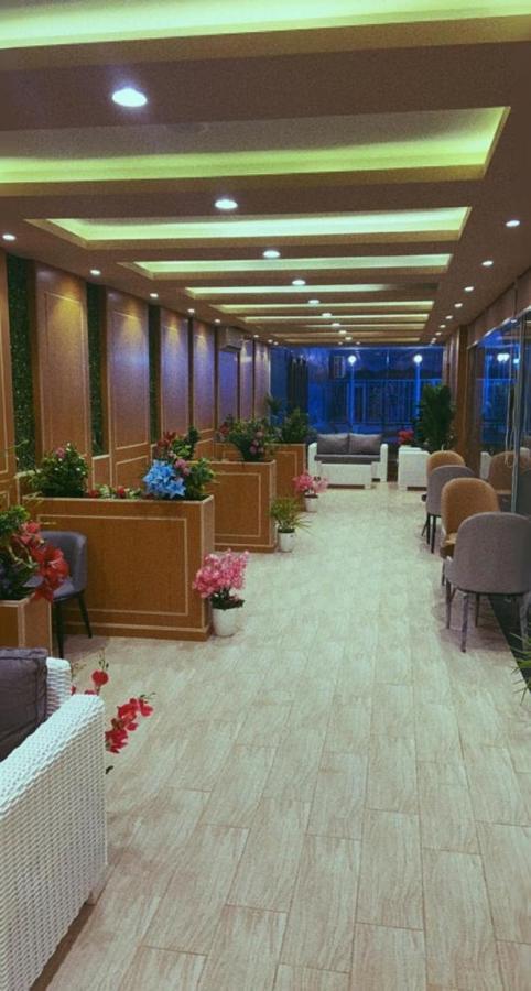 فندق ادوماتو Adomato Hotel Dawmat al-Jandal Esterno foto