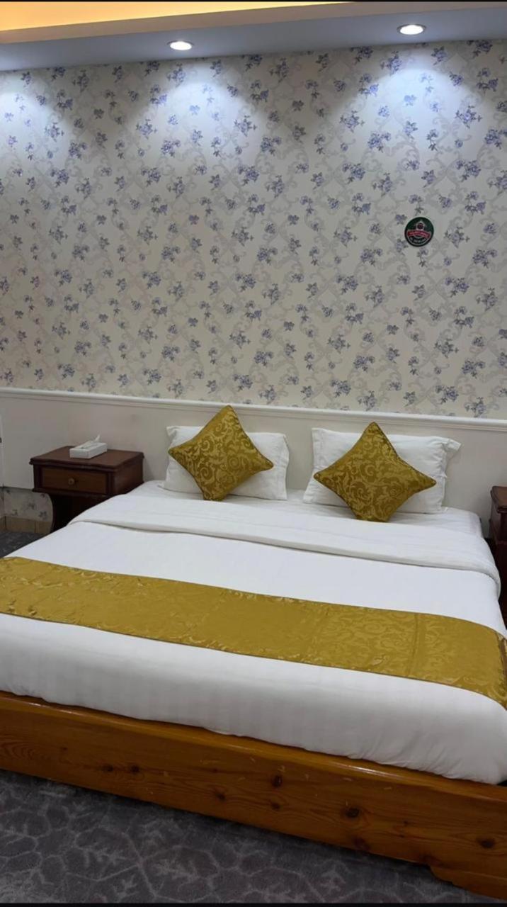 فندق ادوماتو Adomato Hotel Dawmat al-Jandal Esterno foto