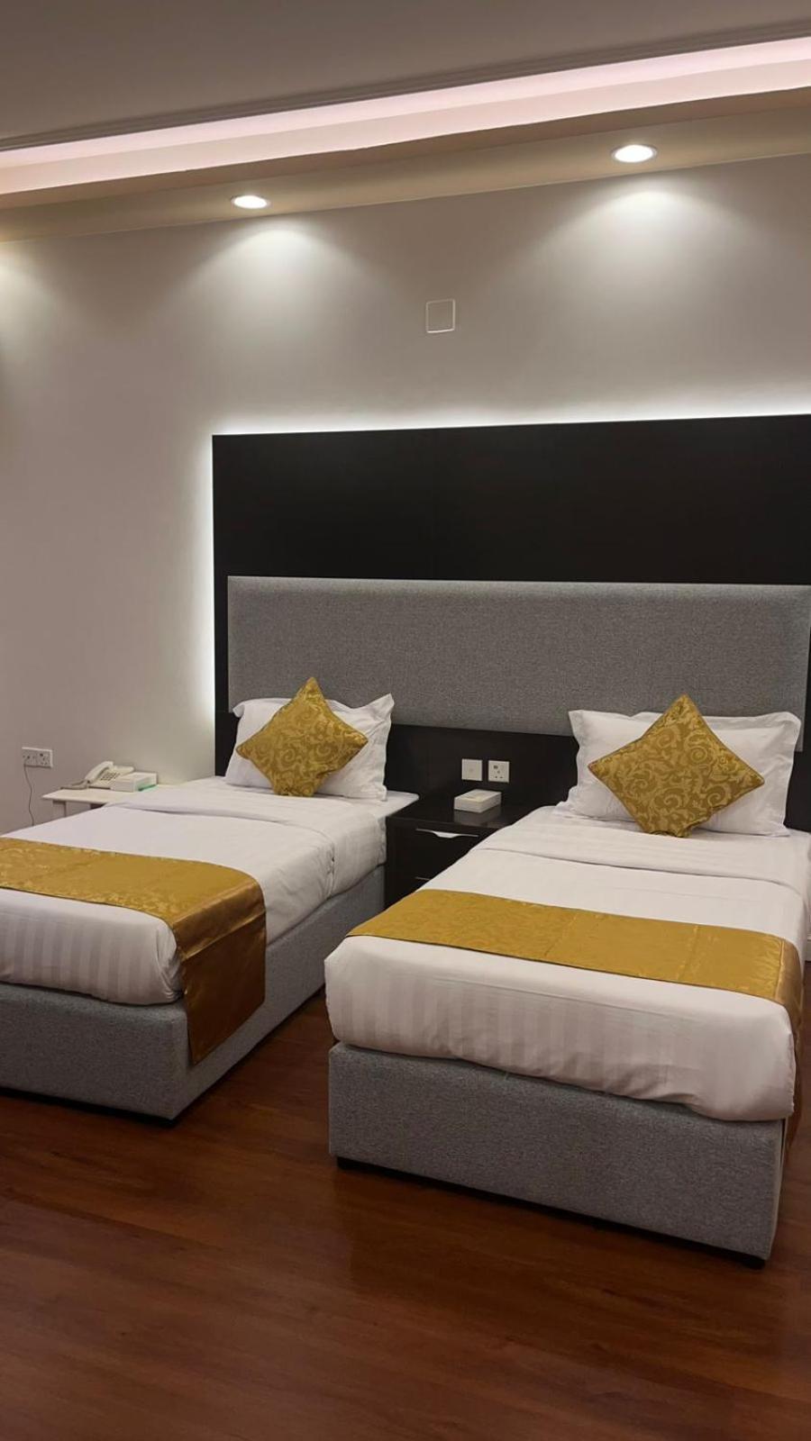 فندق ادوماتو Adomato Hotel Dawmat al-Jandal Esterno foto